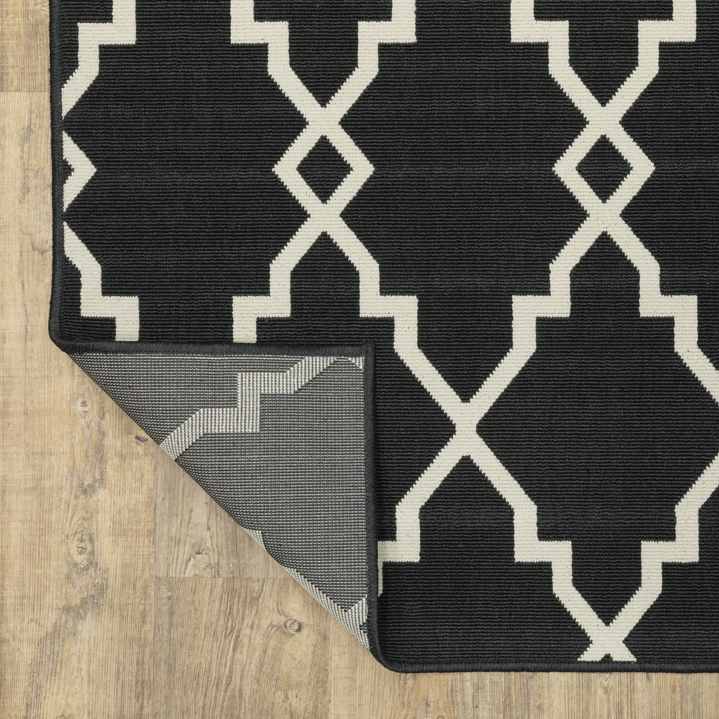Vista Home Malta Lattice Schwarz/Off-White Teppich für drinnen und draußen.
