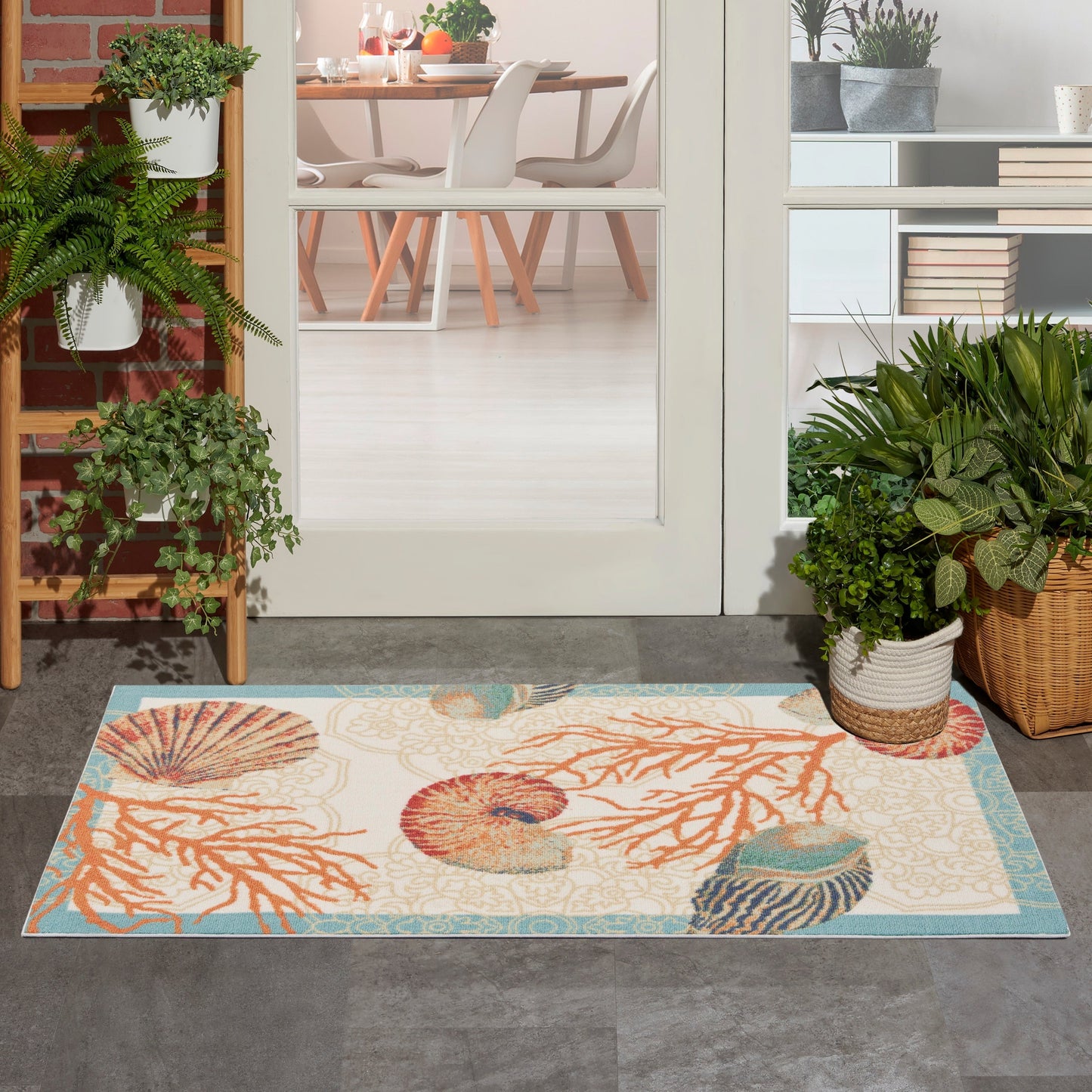 Waverly Sun &amp; Shade Shore Thing Teppich für drinnen und draußen, tropische Muscheln, Blumenmuster