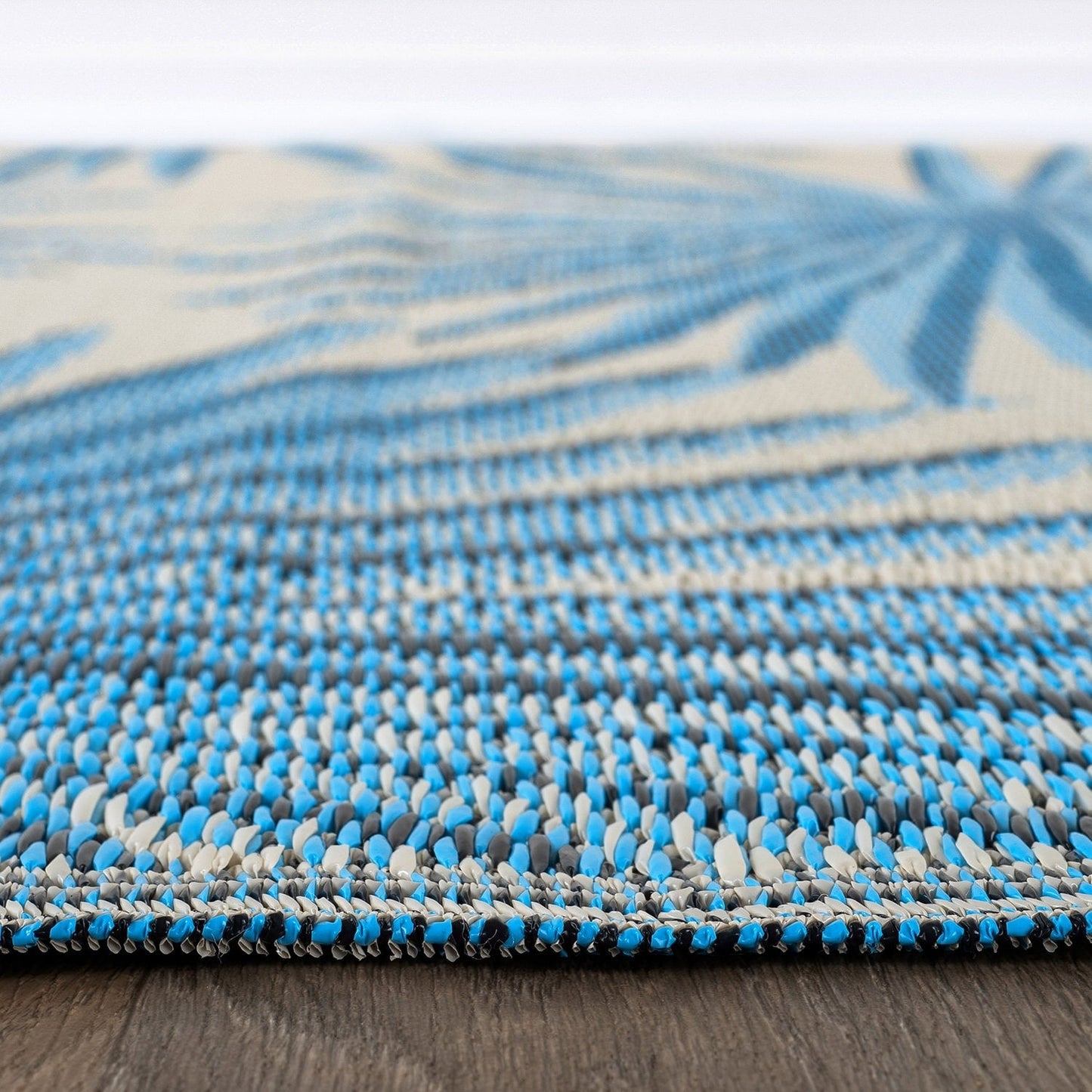 World Rug Gallery – Wendbare Outdoor-Teppiche aus recyceltem Kunststoff mit Blumenmuster und tropischem Muster